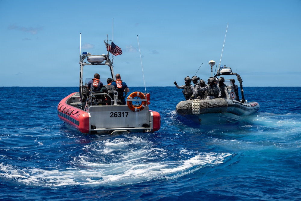 U.S. Coast Guard conducts pursuit training with Philippine Coast Guard during Rimpac 2026