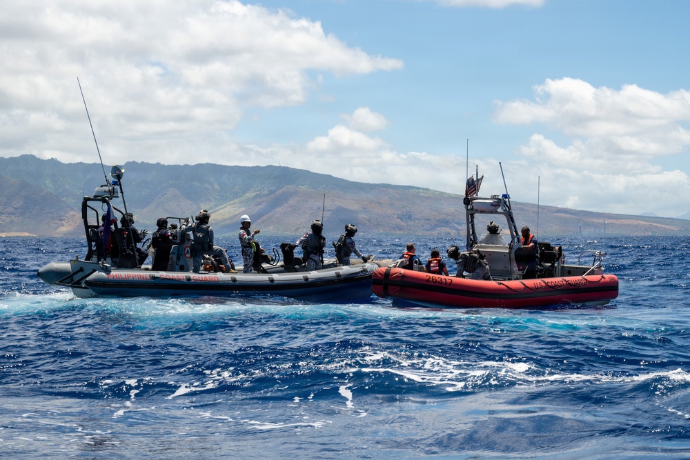 U.S. Coast Guard conducts pursuit training with Philippine Coast Guard