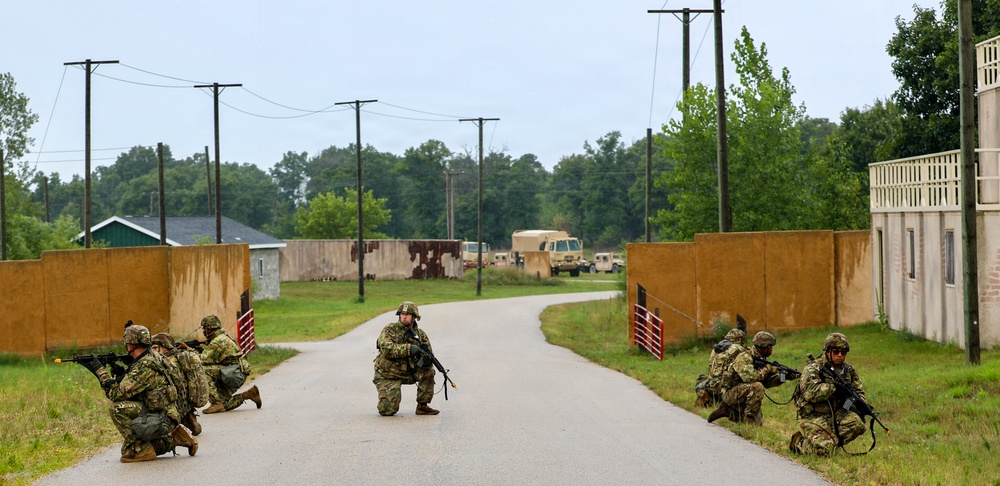 368th Engineer Battalion conducts Dismounted Instructional Lane during WAREX/RM 26