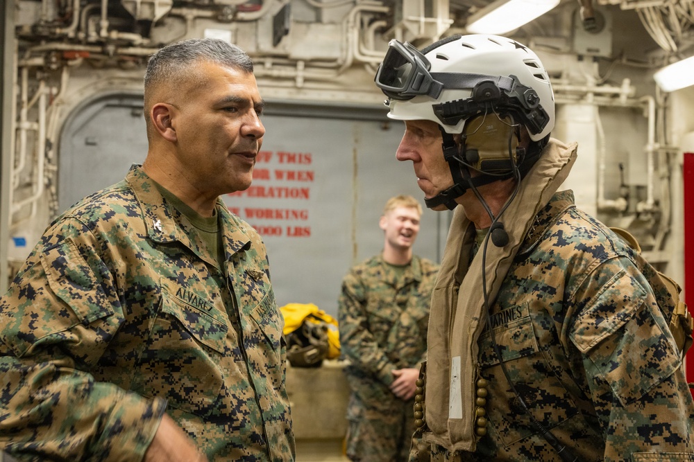 I MEF CG Visits 13th MEU Marines and Sailors Aboard USS Makin Island