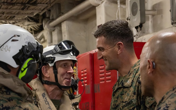 I MEF CG Visits 13th MEU Marines and Sailors Aboard USS Makin Island