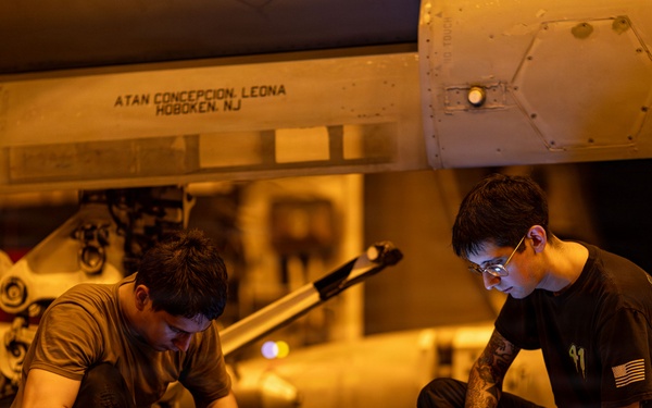Abraham Lincoln Conducts Aircraft Maintenance