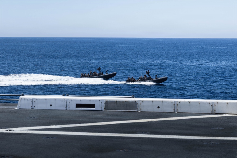 13th MEU | Maritime Raid Force conducts Visit, Board, Search and Seizure Training