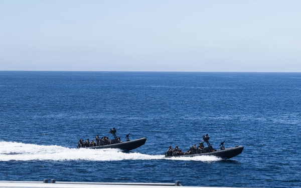 13th MEU | Maritime Raid Force conducts Visit, Board, Search and Seizure Training