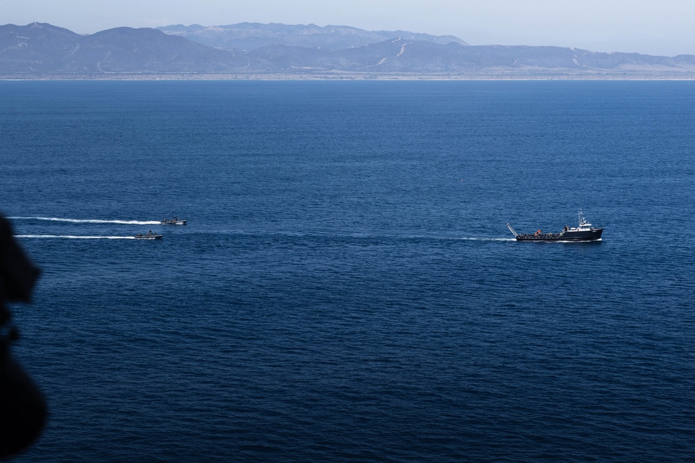 13th MEU | Maritime Raid Force conducts Visit, Board, Search and Seizure Training
