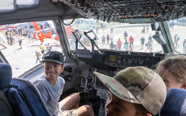 EAA AirVenture OshKosh attendees tour 15th Wing aircraft