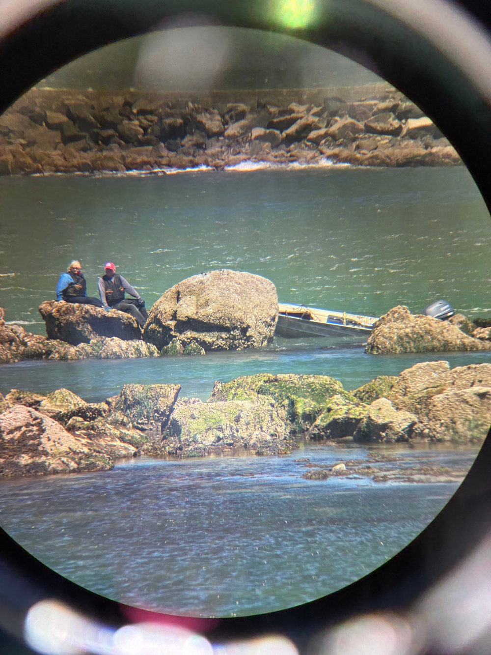 U.S. Coast Guard rescues 2 people stranded on rocks in the Coquille River