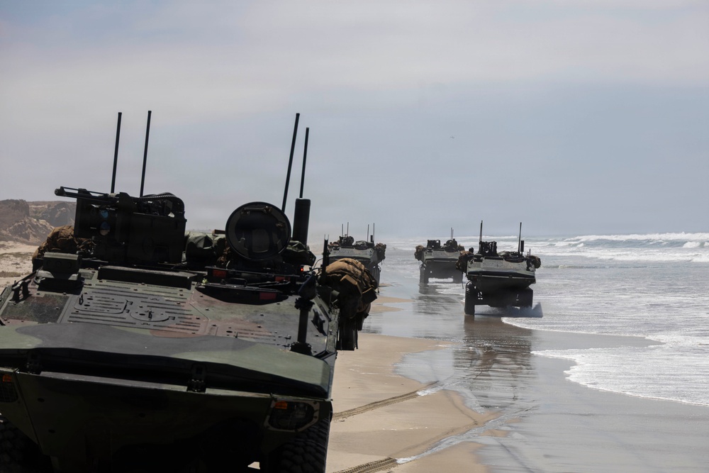 13th MEU | Marines Conduct an Amphibious Assault