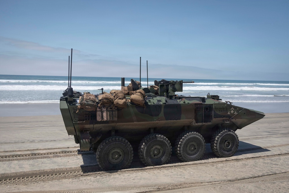 13th MEU | Marines Conduct an Amphibious Assault