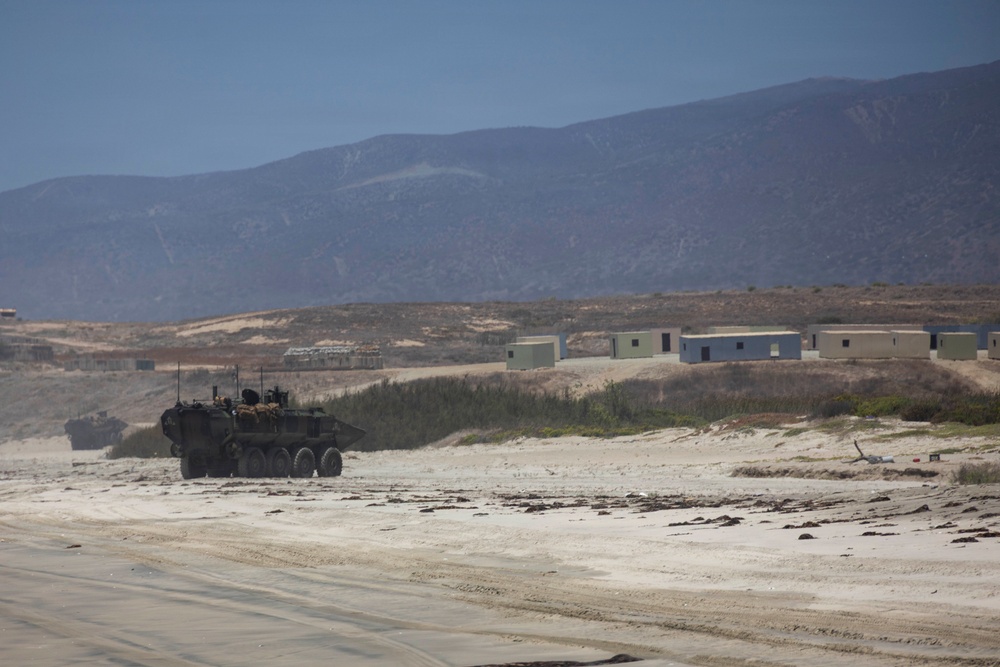 13th MEU | Marines Conduct an Amphibious Assault