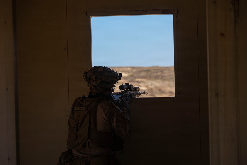13th MEU | Marines Conduct an Amphibious Assault