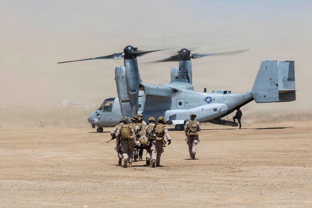 13th MEU | Marines Conduct an Amphibious Assault