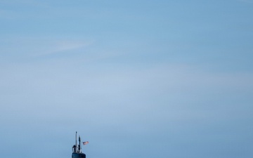 USS Vermont (SSN 792) departs Joint Base Pearl Harbor-Hickam
