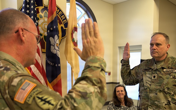 U.S. Army Chaplain (Lt. Col.) Shawn Earles, Mississippi Army National Guard, recites the Oath of Office
