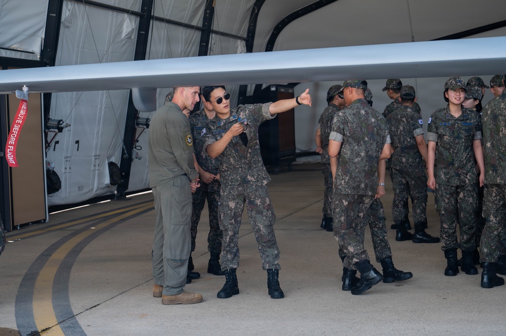 ROKAF cadets gain insight of mission at Kunsan AB