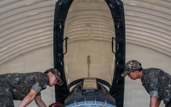 ROKAF cadets gain insight of mission at Kunsan AB