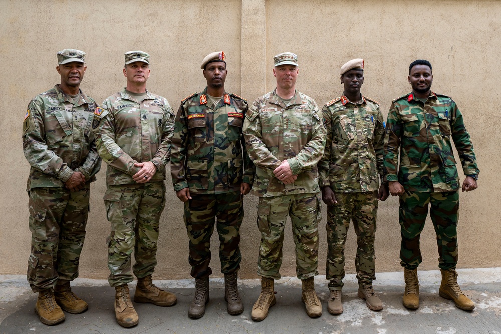 Gen. Anderson visits Somalia