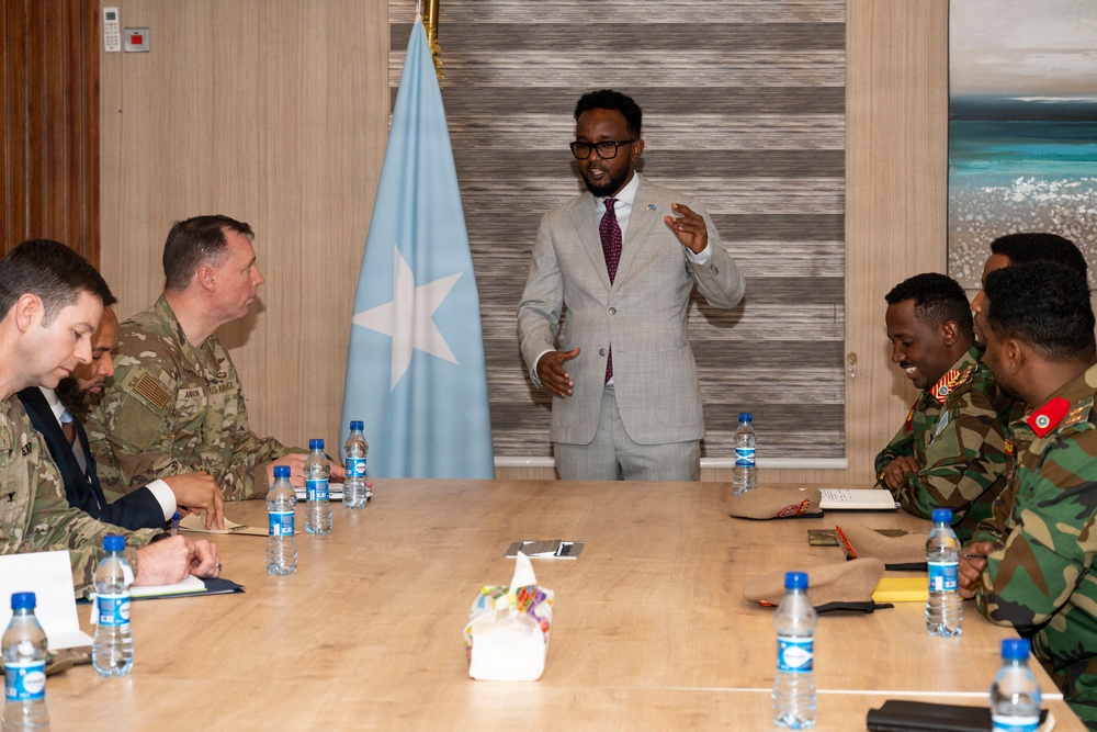 Gen. Anderson visits Somalia