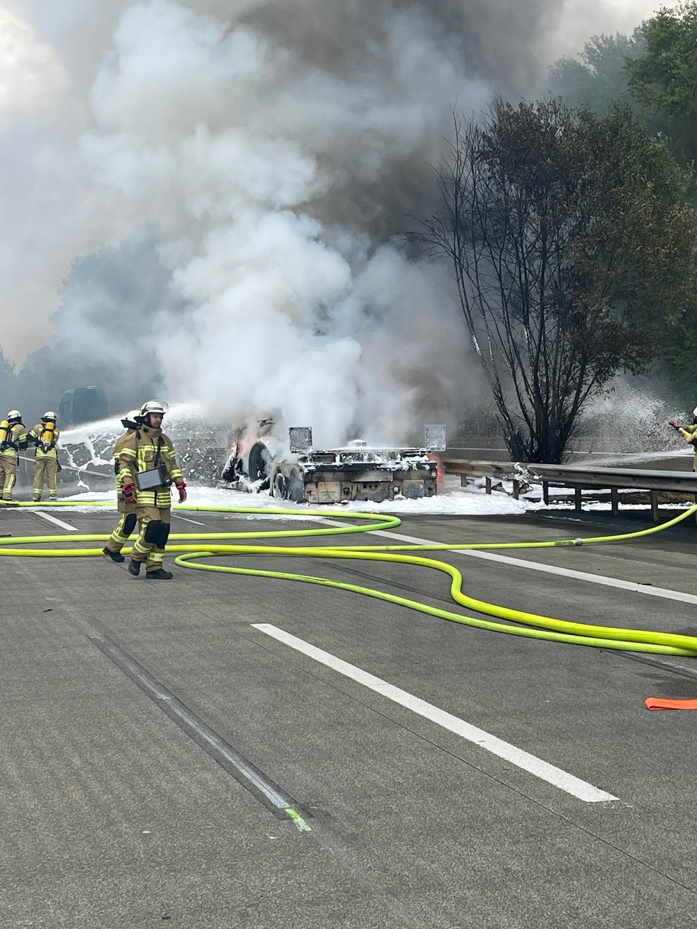 USAG Rheinland-Pfalz aids German fire crews to fight Autobahn vehicle fire
