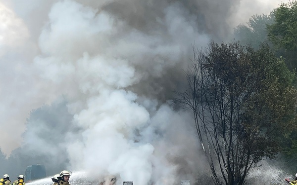 USAG Rheinland-Pfalz aids German fire crews to fight Autobahn vehicle fire