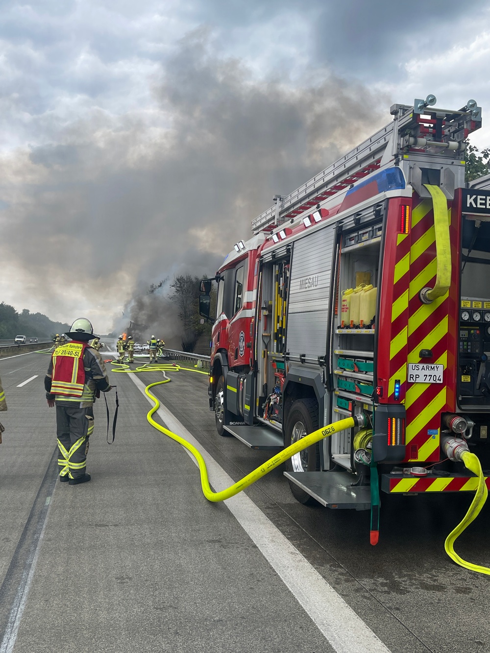 USAG Rheinland-Pfalz aids German fire crews to fight Autobahn vehicle fire