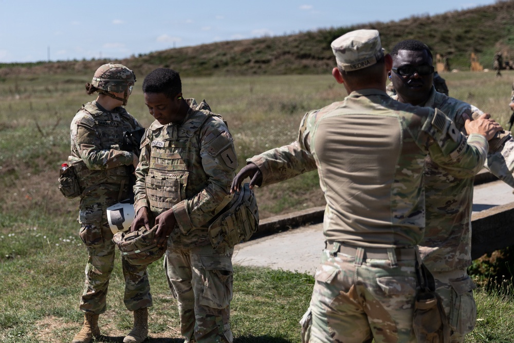 U.S. Soldiers assigned to the 1st Infantry Division conduct qualifying range at Mihail Kogălniceanu Air Base, Romania