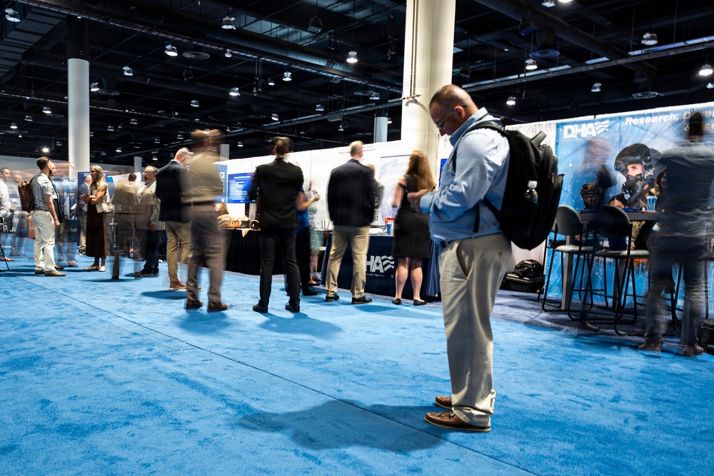 Defense Health Agency Team hosts military, industry, academic research and development experts during premier military meeting