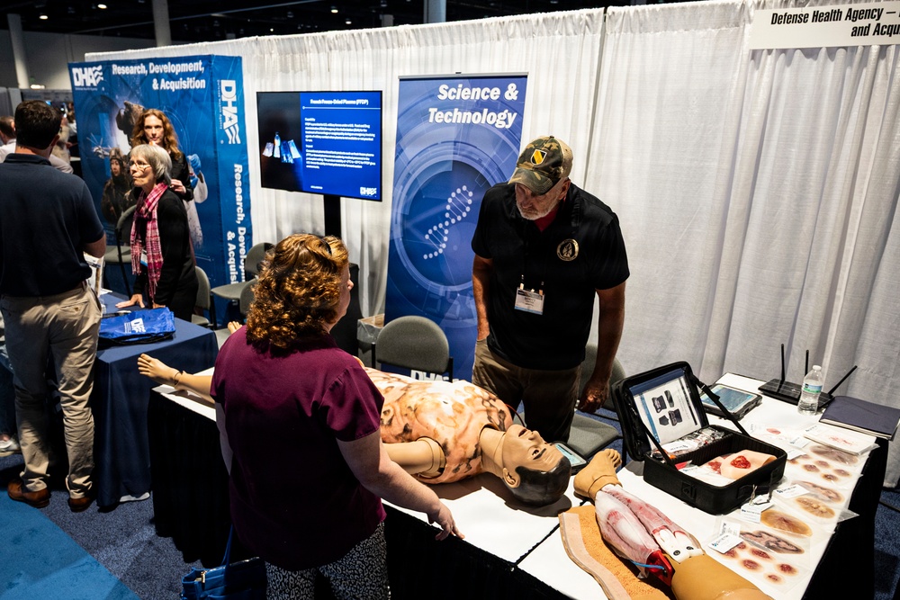 Defense Health Agency Team hosts military, industry, academic research and development experts during premier military meeting