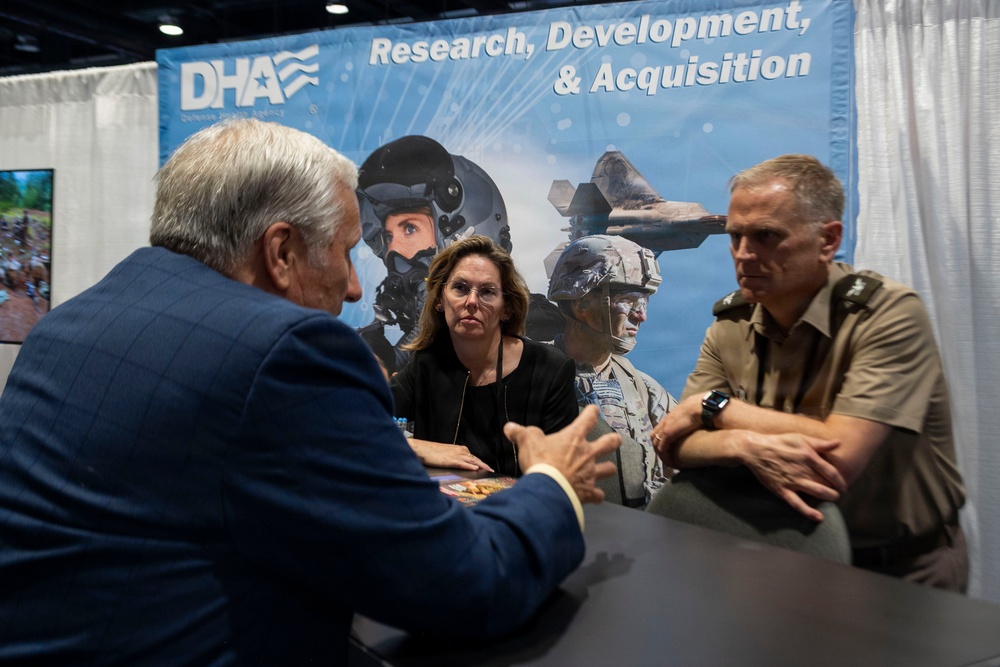 Defense Health Agency Team hosts military, industry, academic research and development experts during premier military meeting