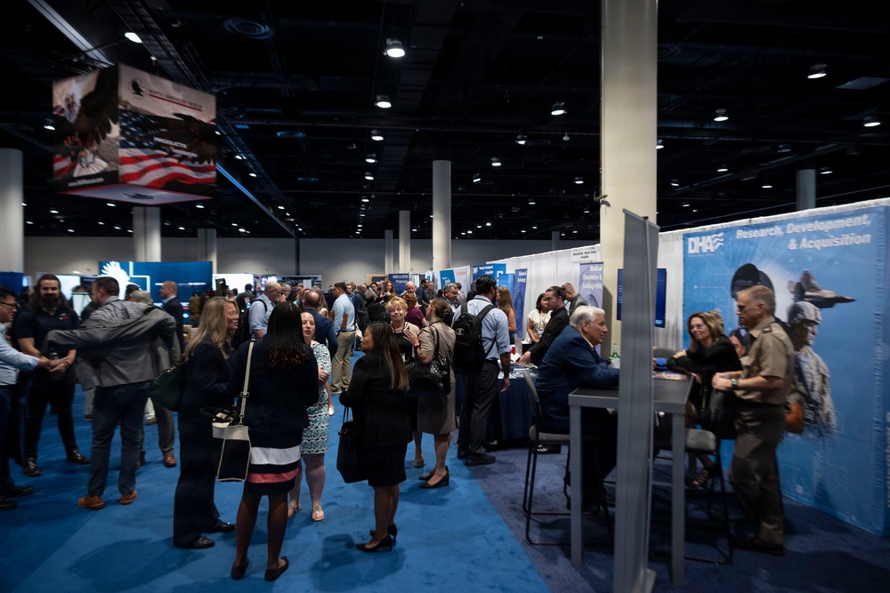 Defense Health Agency Team hosts military, industry, academic research and development experts during premier military meeting