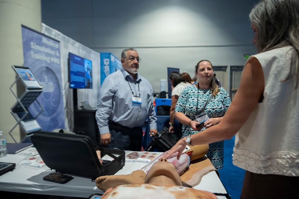 Defense Health Agency Team hosts military, industry, academic research and development experts during premier military meeting