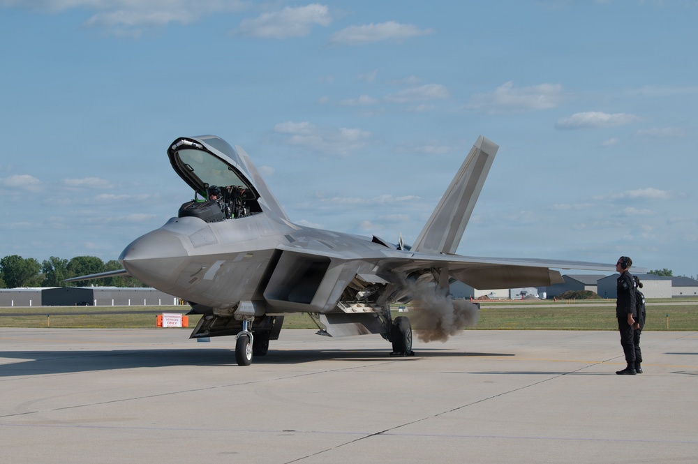 F-22 Raptor Demonstration Team Visits EAA AirVenture Oshkosh 2026