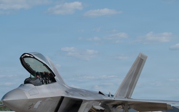 F-22 Raptor Demonstration Team Visits EAA AirVenture Oshkosh 2026