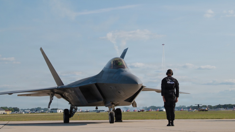 F-22 Raptor Demonstration Team Visits EAA AirVenture Oshkosh 2026