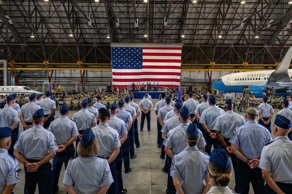 Air Mobility Command welcomes new commander