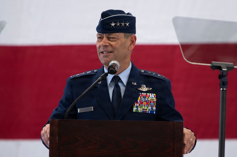 Air Mobility Command welcomes new commander