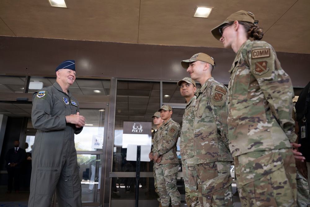 Maj. Gen. Richardson tours Joint Base Andrews as new AFDW Commander