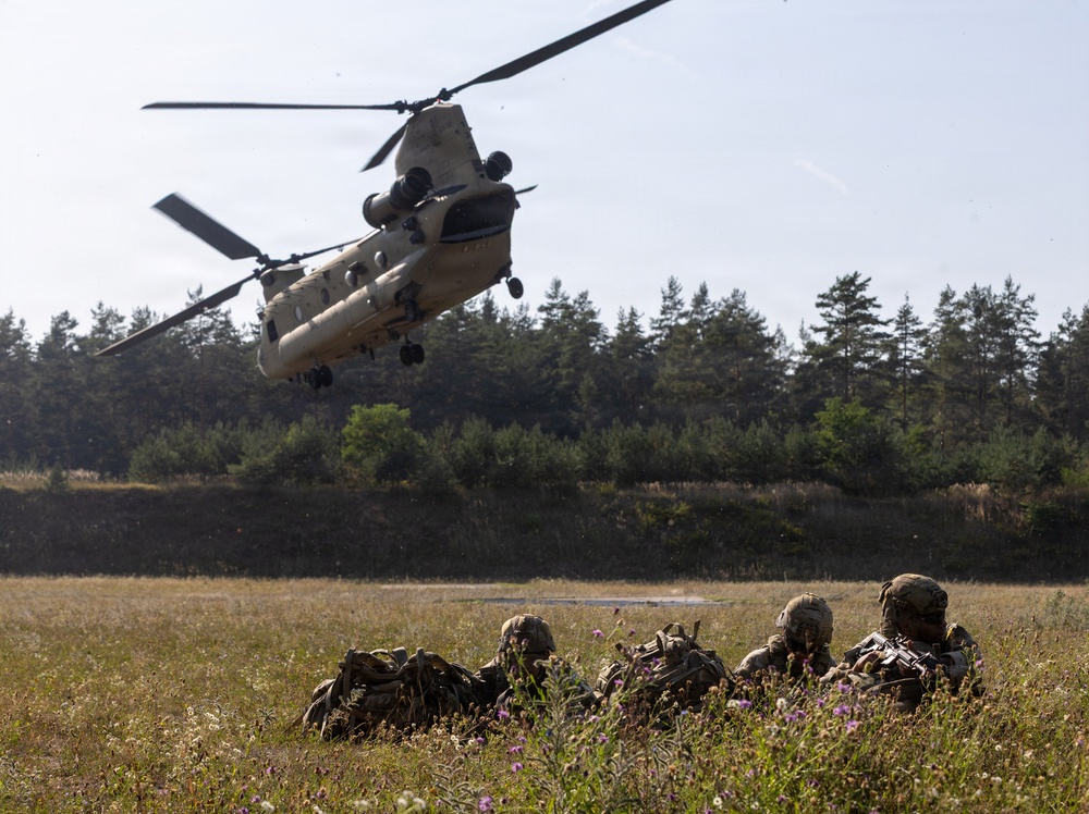 U.S. Army Europe and Africa Best Squads Complete CH-47 Chinook Air Extraction