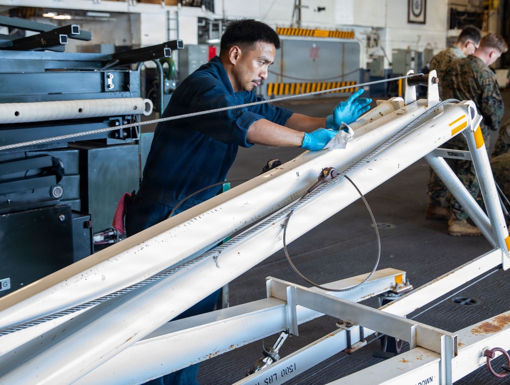 Maintenance Conducted on USS Makin Island