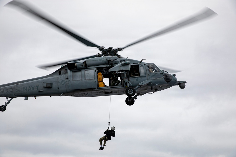MKI HSC hoisting evolution while underway