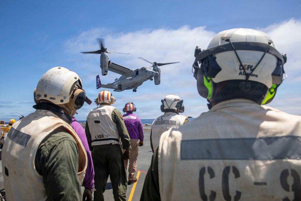 USS Makin Island Conducts Casualty Recieving Drill