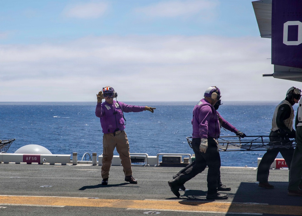 USS Makin Island Conducts Casualty Recieving Drill