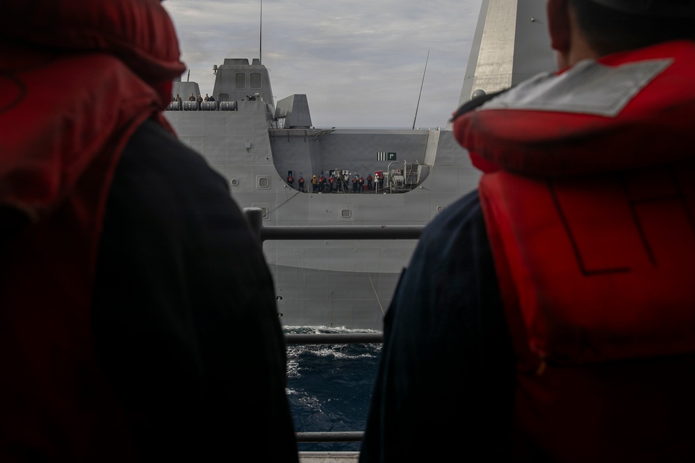 USS Makin Island Conducts RAS With USS Anchorage