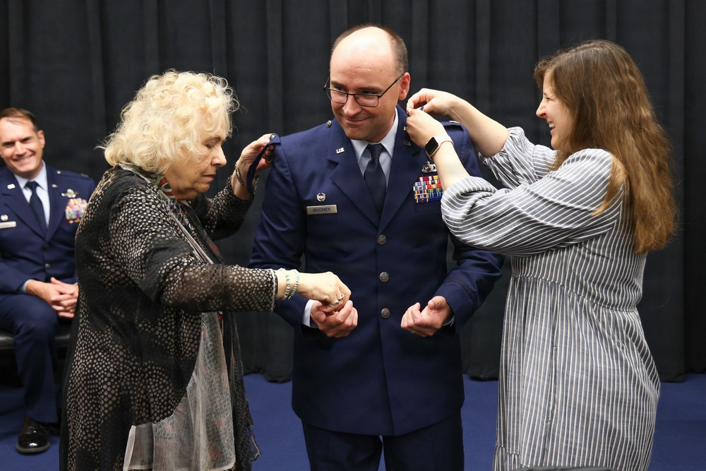 127th OSS commander promoted to lieutenant colonel