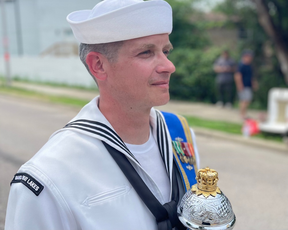 Navy Band Great Lakes Celebrates 4th of July in Skokie, IL