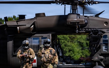 Army Reserve Soldiers conduct casualty evacuation training during WAREX 26