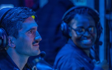 Watchstanders aboard USS Gonzalez