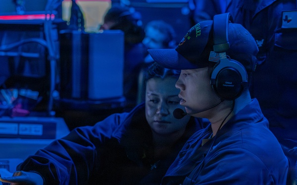 Watchstanders aboard USS Gonzalez