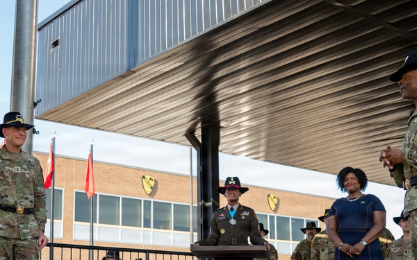 Maj. Gen. Thomas M. Feltey relinquishes command of the 1st Cavalry Division