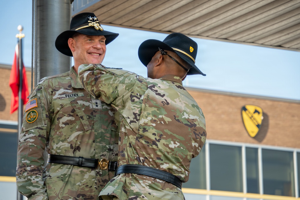 Maj. Gen. Thomas M. Feltey relinquishes command of the 1st Cavalry Division